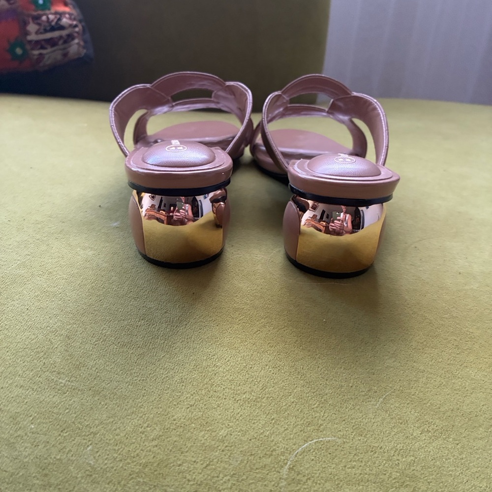 Neutral Beige Croc-Texture Slide Mules with Sculpted Heel - Women